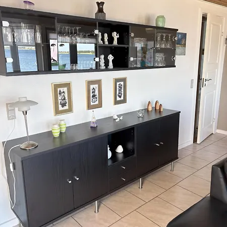 度假居 Feriebolig Smukt Beliggende I Vandkanten *