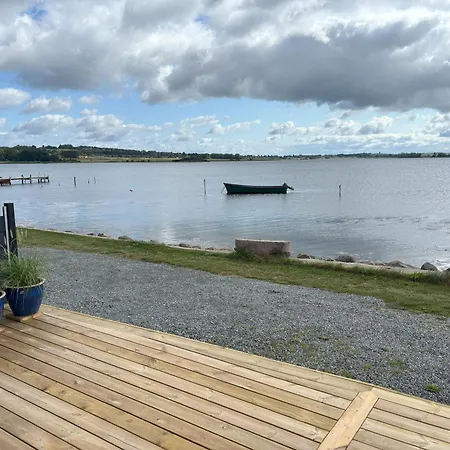 Feriebolig Smukt Beliggende I Vandkanten Holiday home