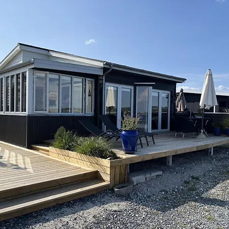 Feriebolig Smukt Beliggende I Vandkanten Holiday home Munkebo